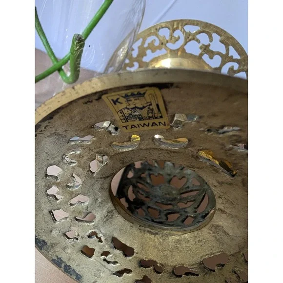 Vintage Ornate Brass Candleholder Candlestick Holder Home Decor Taiwan Made - Picture 5 of 6